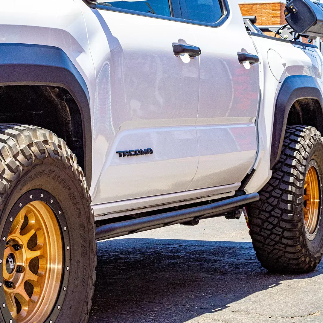 Cali Raised LED Trail Edition Without Steps Round Nerf Bar CR4069